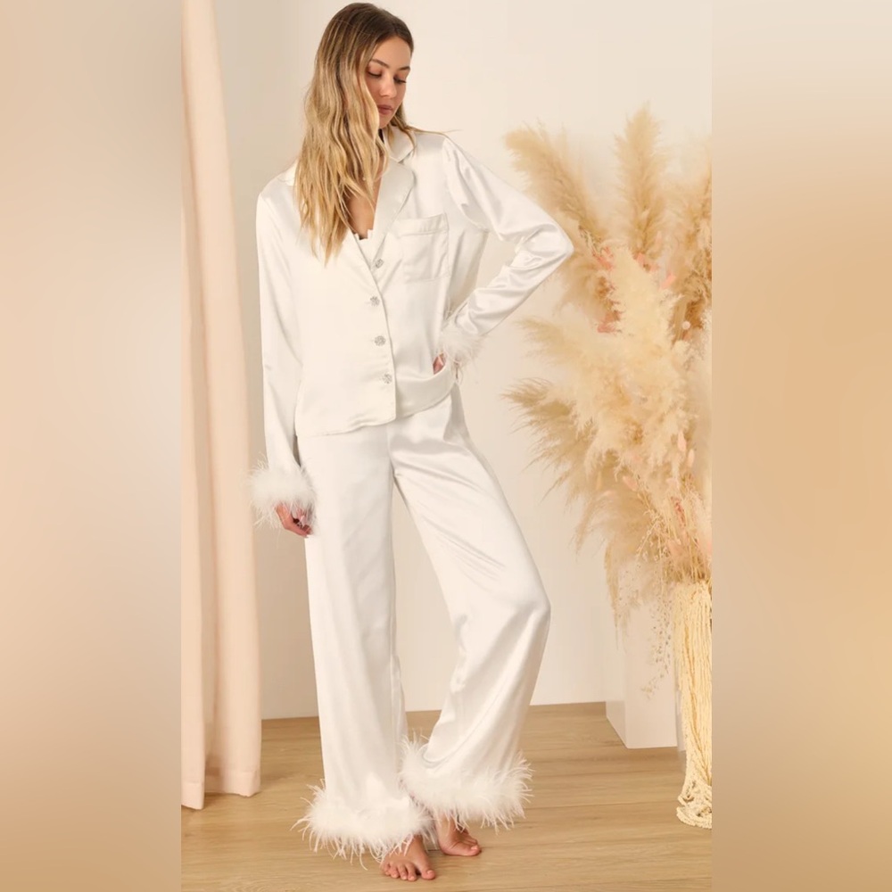 Lulus Dreamiest Delight White Satin Feather 2 pc PJ set * read description*